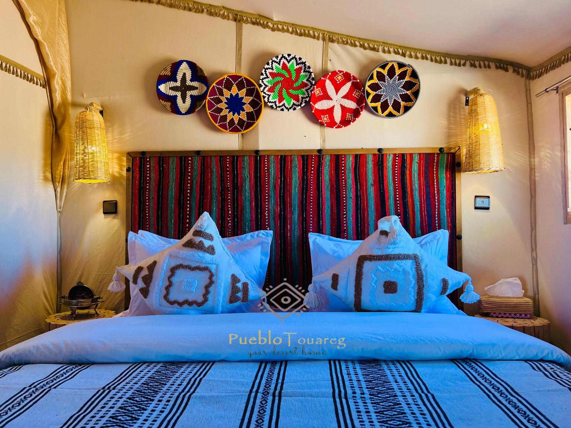 Pueblo Touareg - Private Tents Merzouga Bagian luar foto