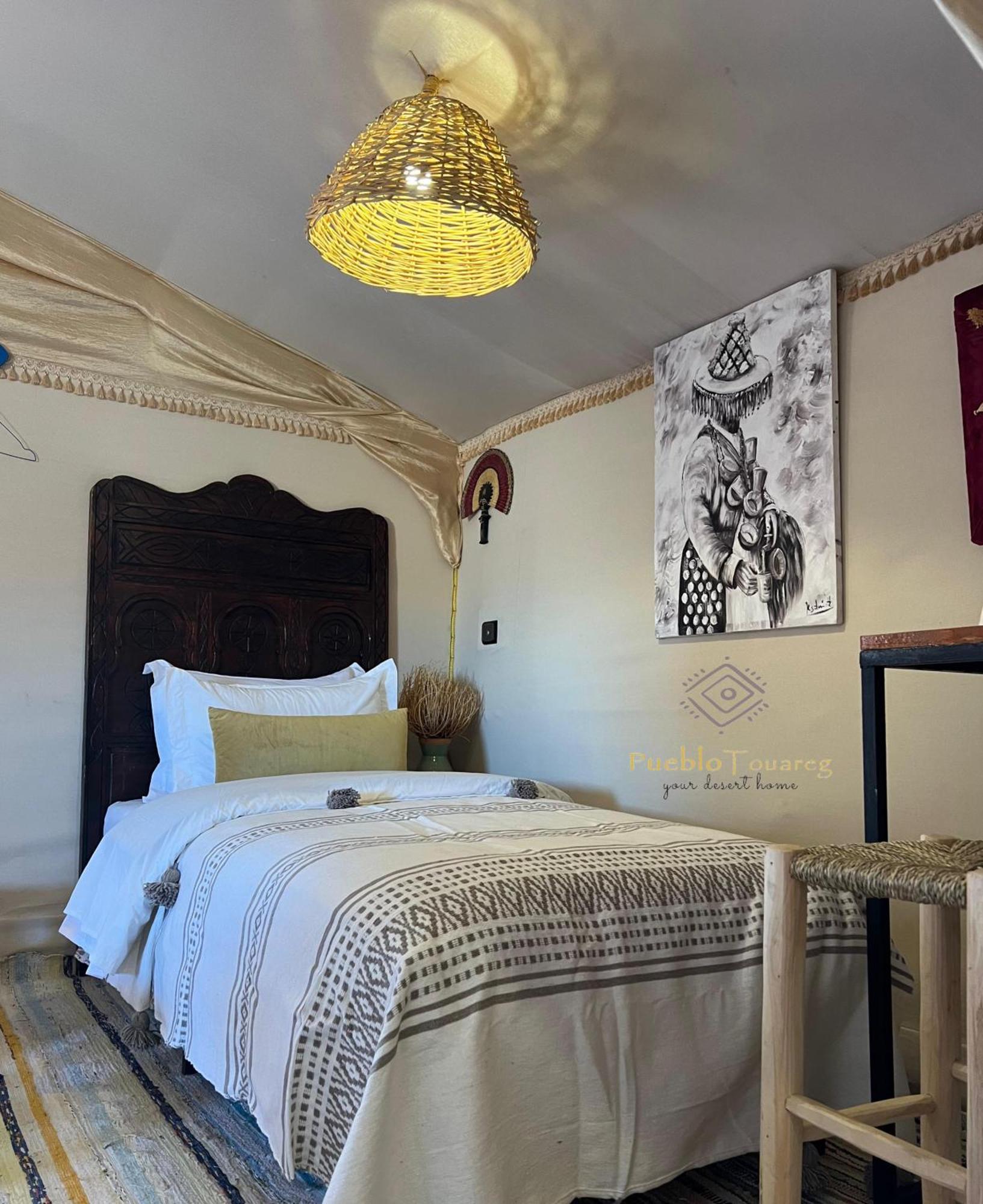 Pueblo Touareg - Private Tents Merzouga Bagian luar foto