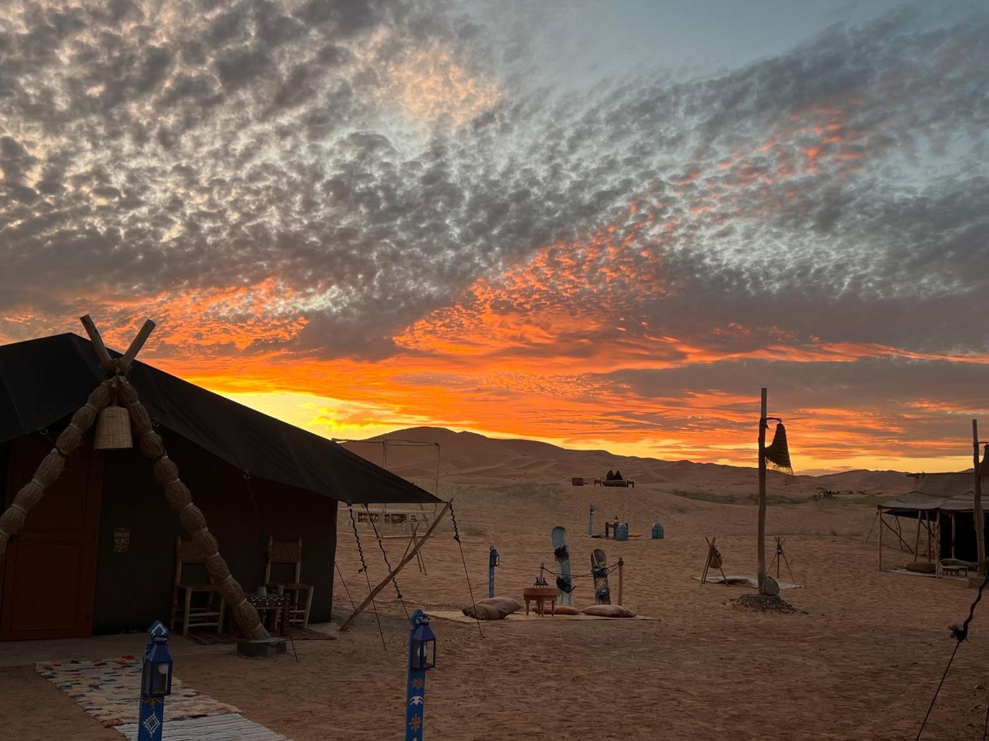 Pueblo Touareg - Private Tents Merzouga Bagian luar foto