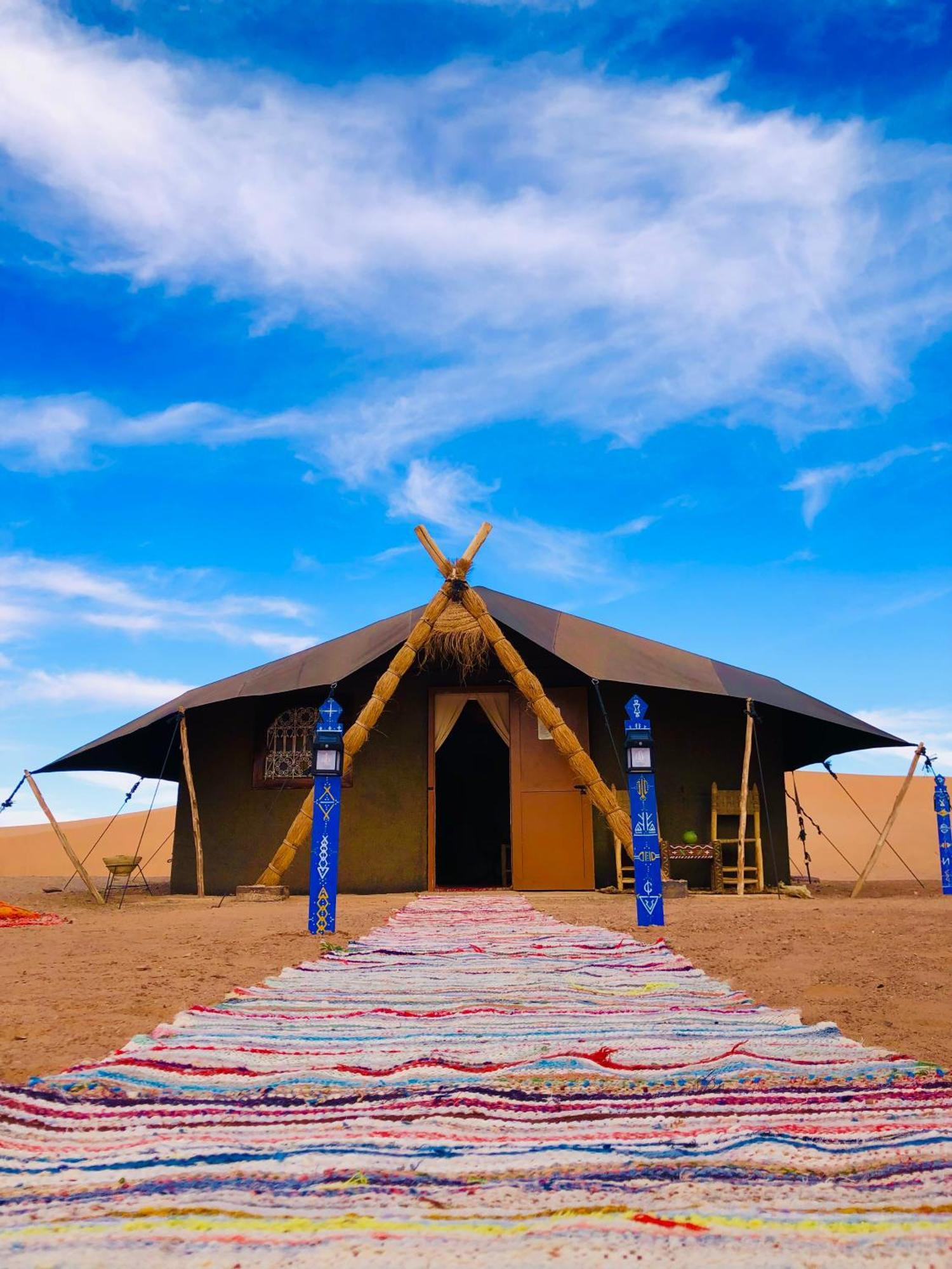 Pueblo Touareg - Private Tents Merzouga Bagian luar foto