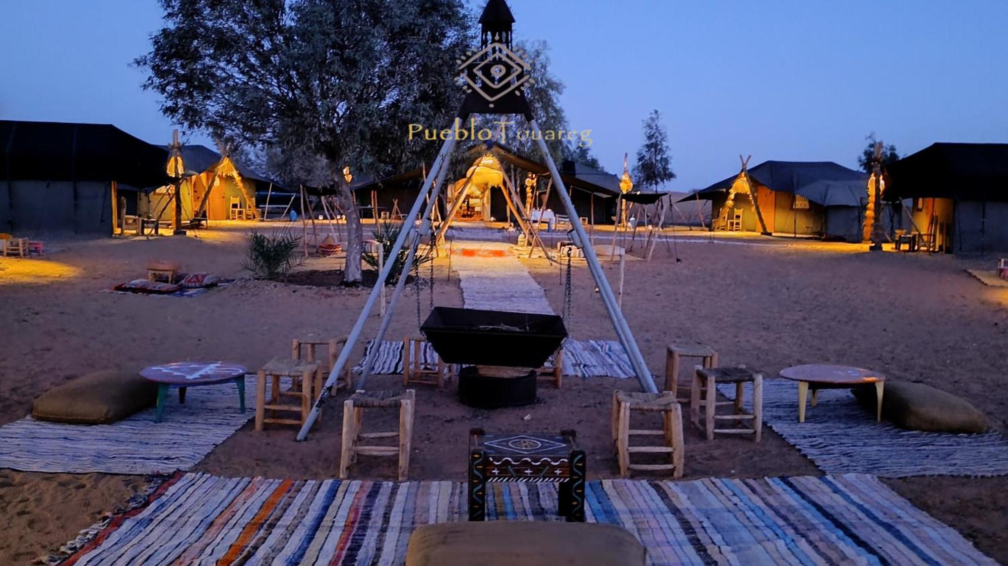 Pueblo Touareg - Private Tents Merzouga Bagian luar foto