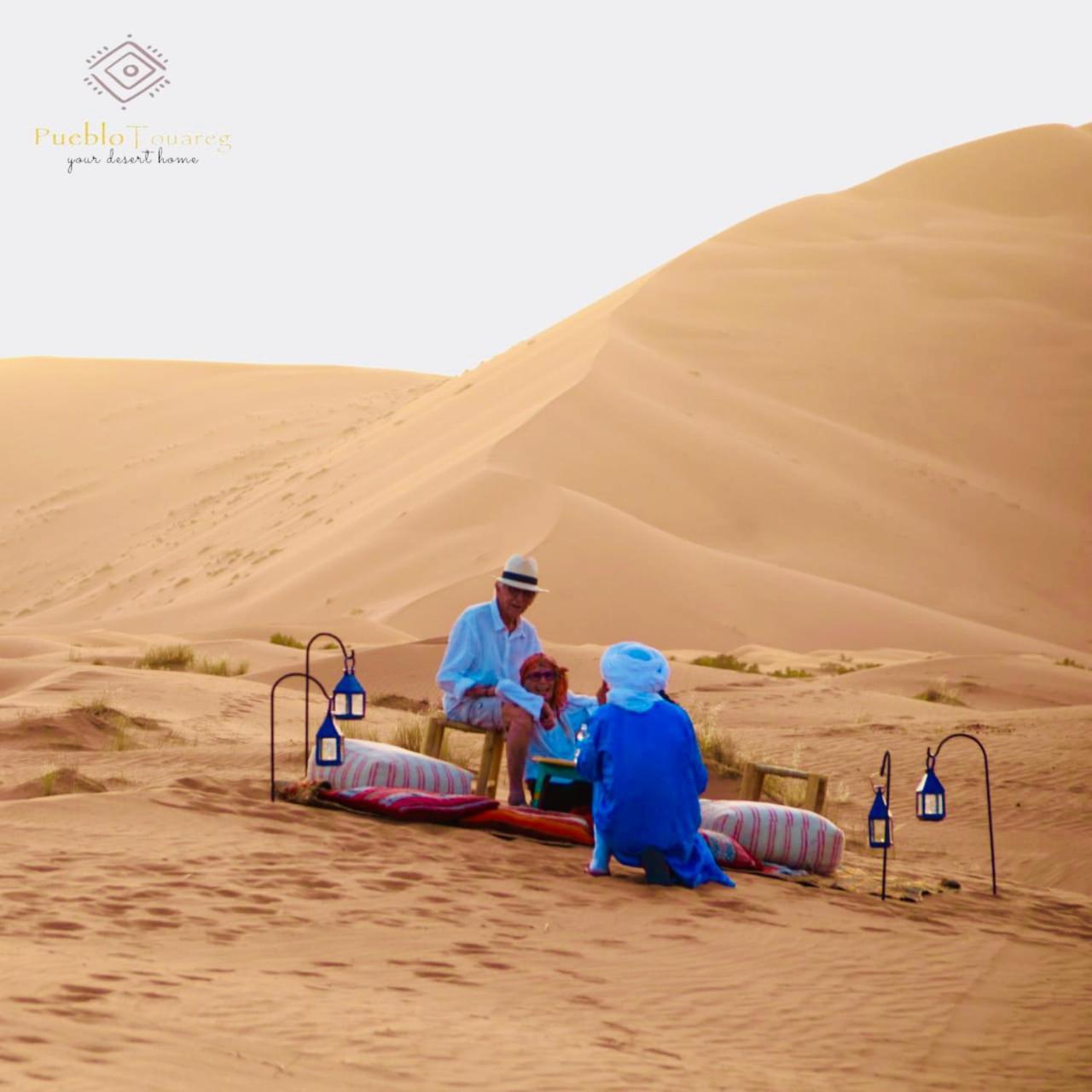Pueblo Touareg - Private Tents Merzouga Bagian luar foto