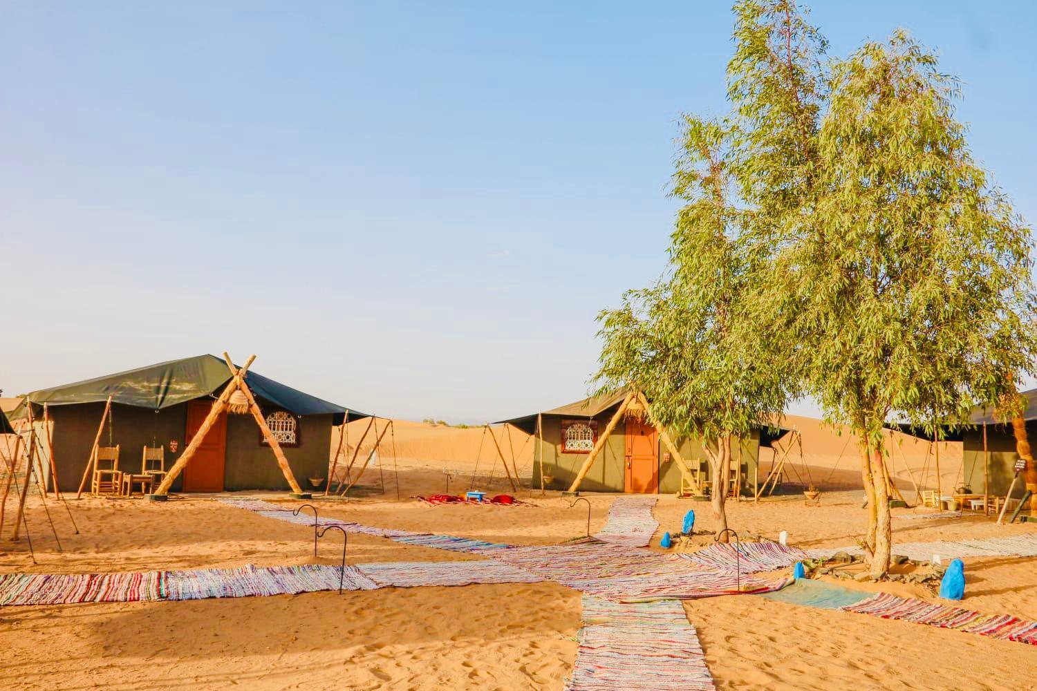 Pueblo Touareg - Private Tents Merzouga Bagian luar foto