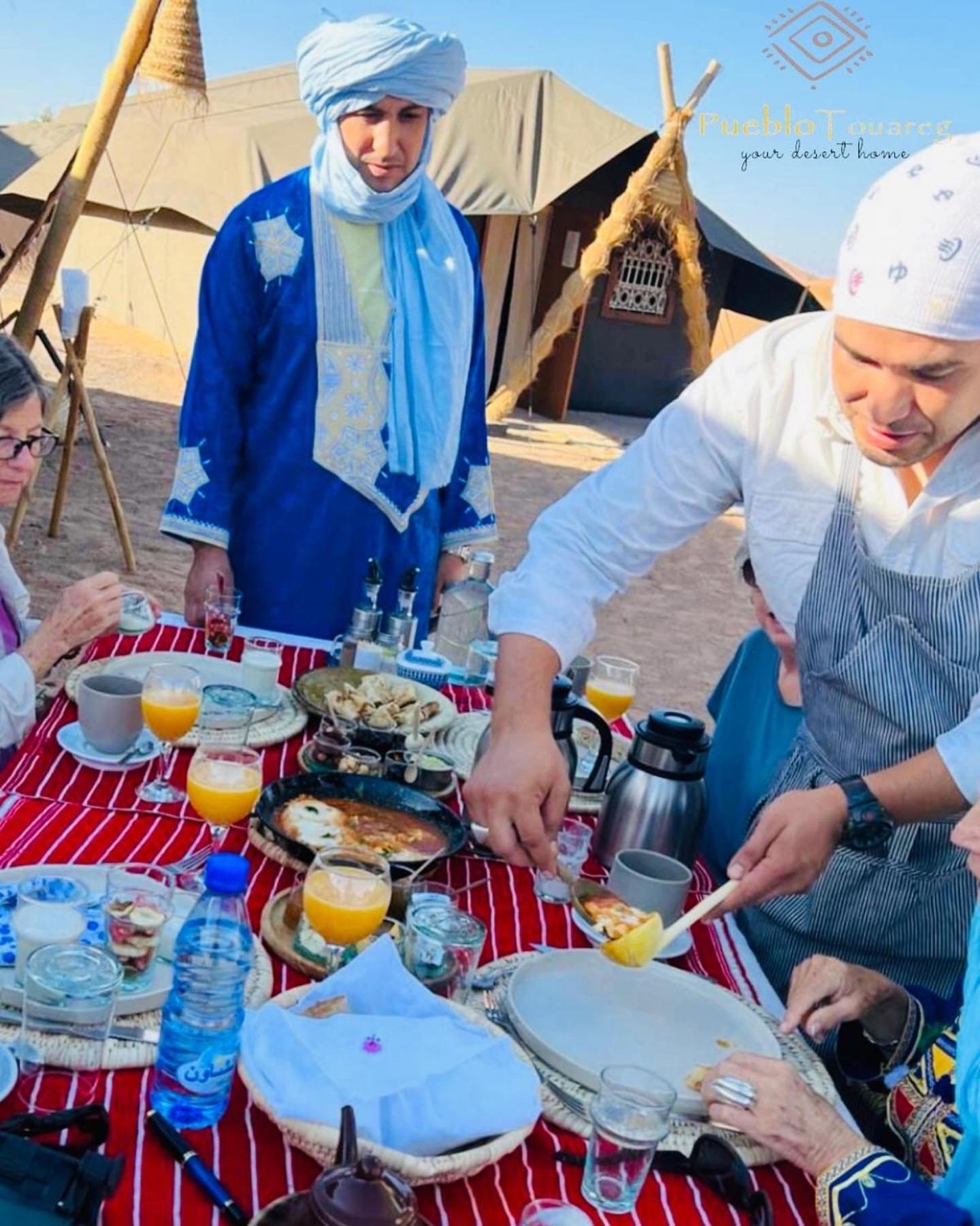 Pueblo Touareg - Private Tents Merzouga Bagian luar foto
