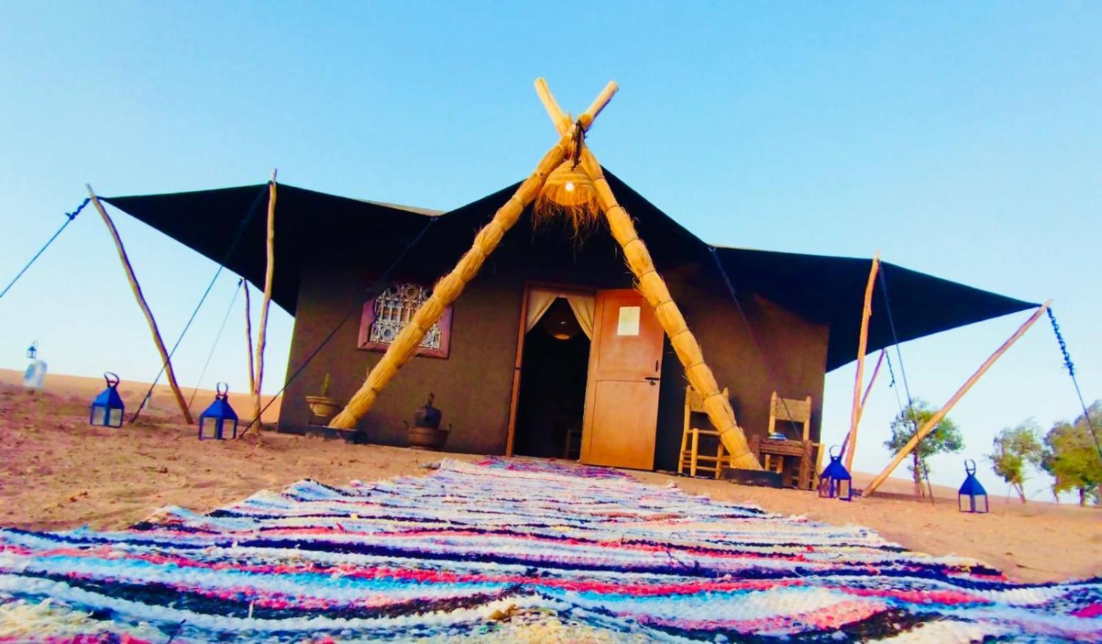 Pueblo Touareg - Private Tents Merzouga Bagian luar foto